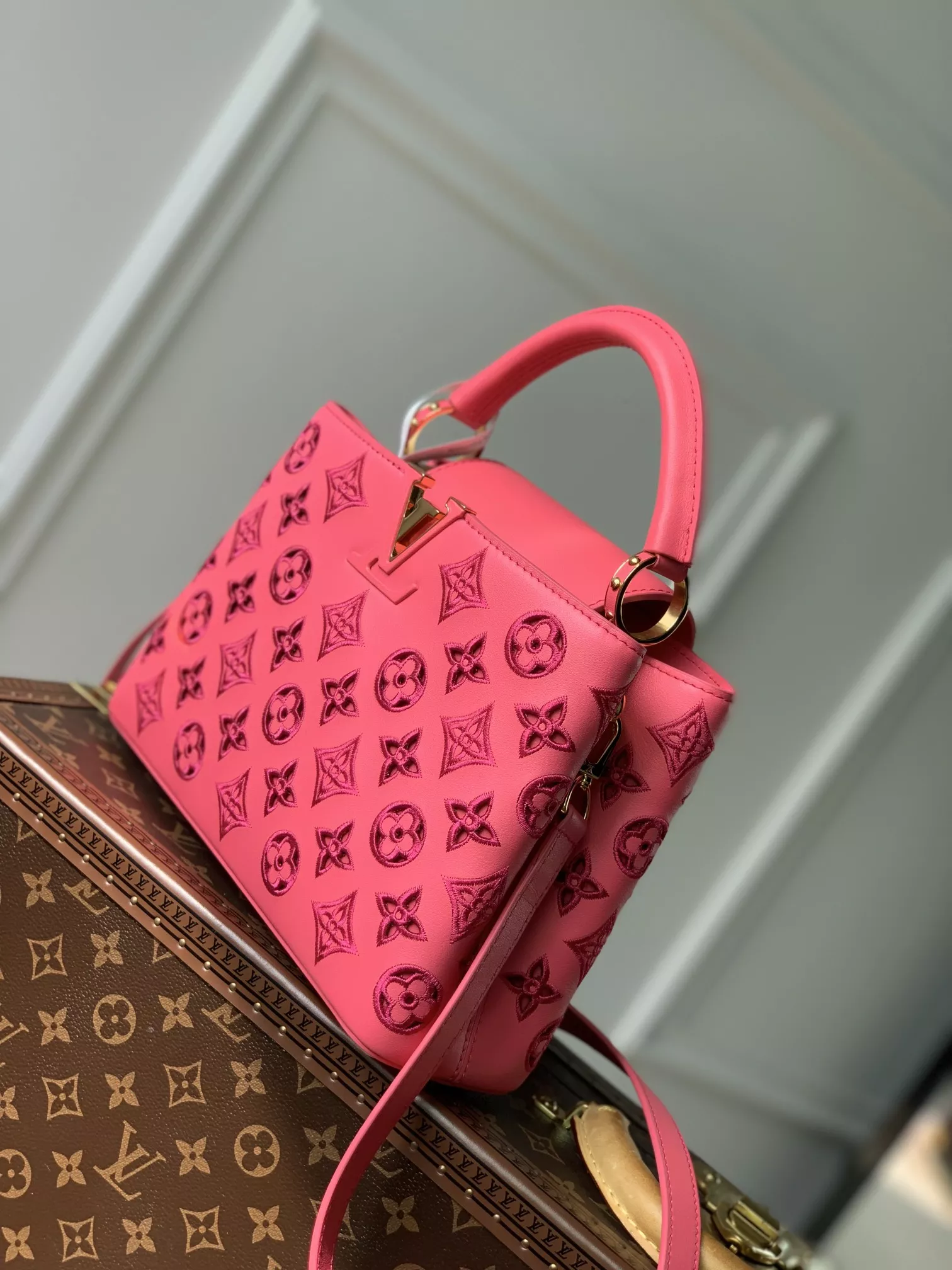 LV Broderie Anglaise Capucines BB Pink - ReplicaBags.is - Image 4