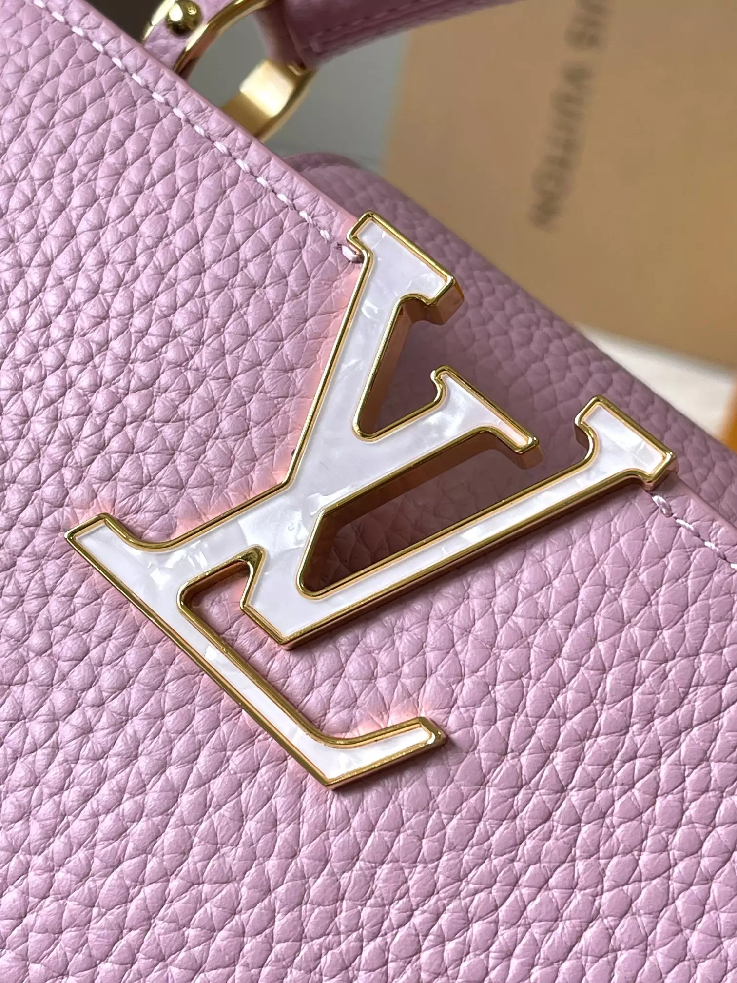 LV Capucines Mini Capushell in Light Pink - Repbags.is - Image 8