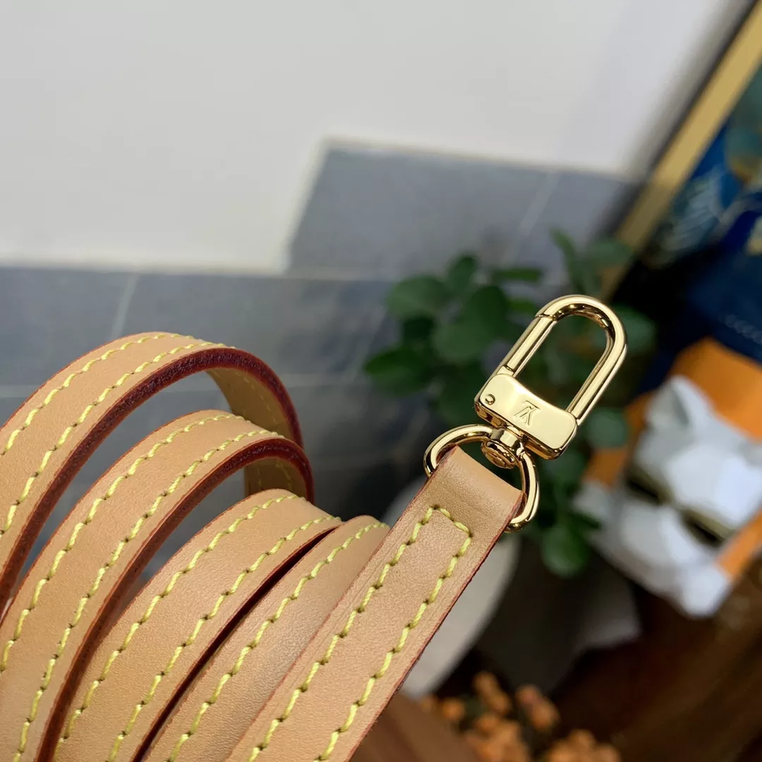 LV Petit Sac Plat Monogram Empreinte - ReplicaBags.is - Image 11