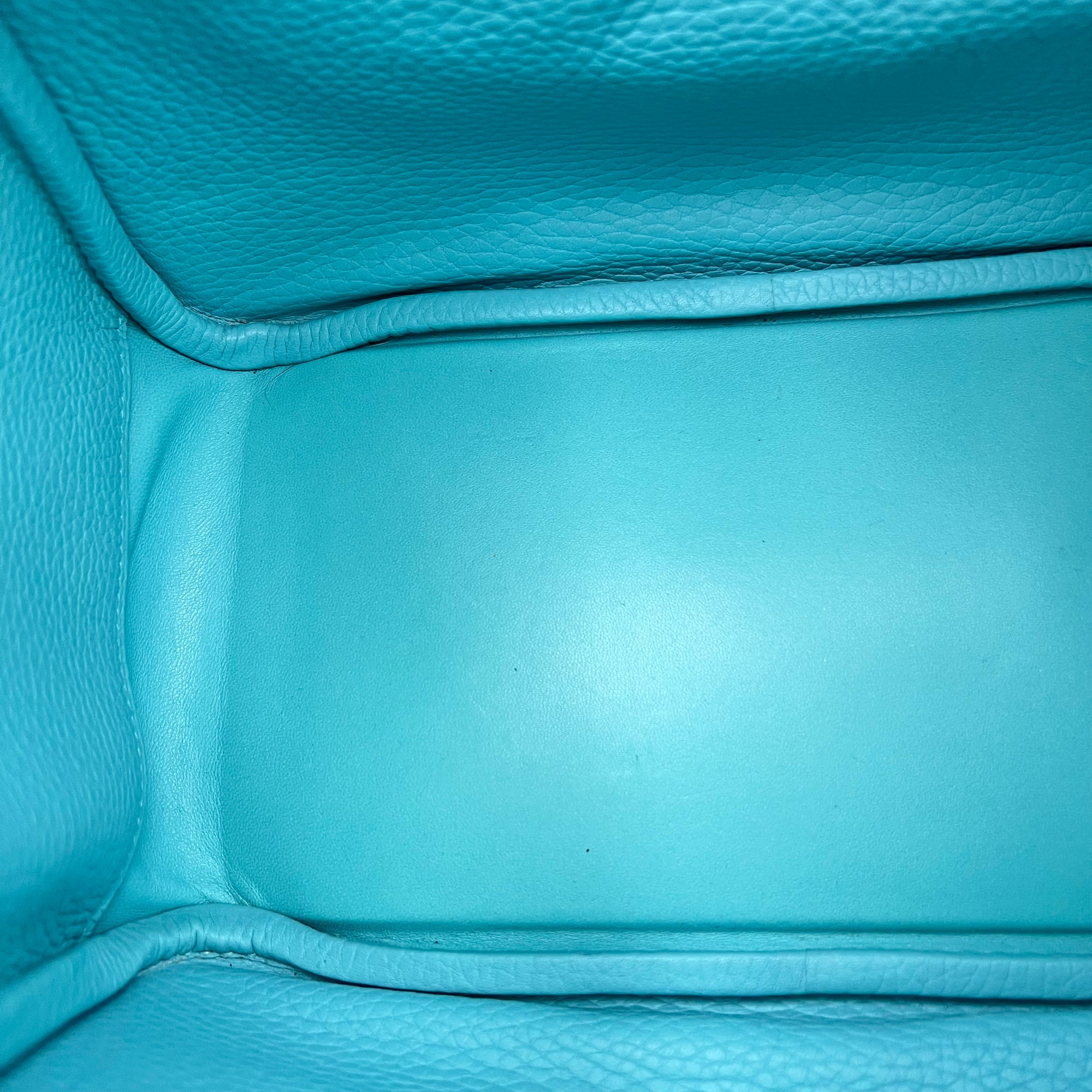 Lindy Blue Atoll in Clemence, Palladium hardware - Image 10