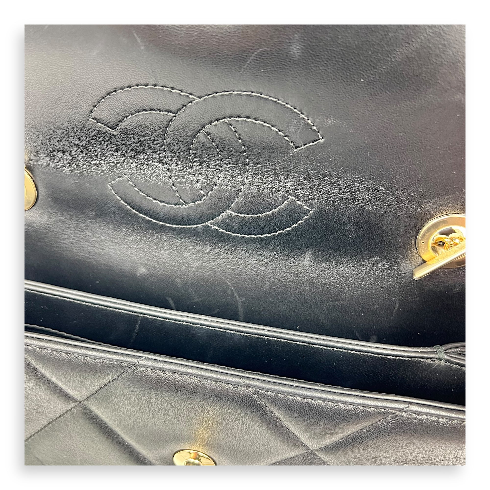 Trendy CC Shoulder Bag Black in Lambskin, Gold hardware - Image 11