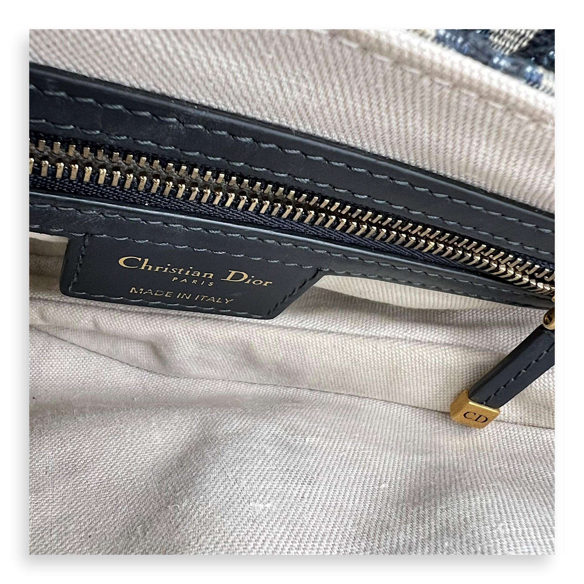 Saddle Medium Blue Shoulder Bag in Jacquard, Gold hardware - Image 8