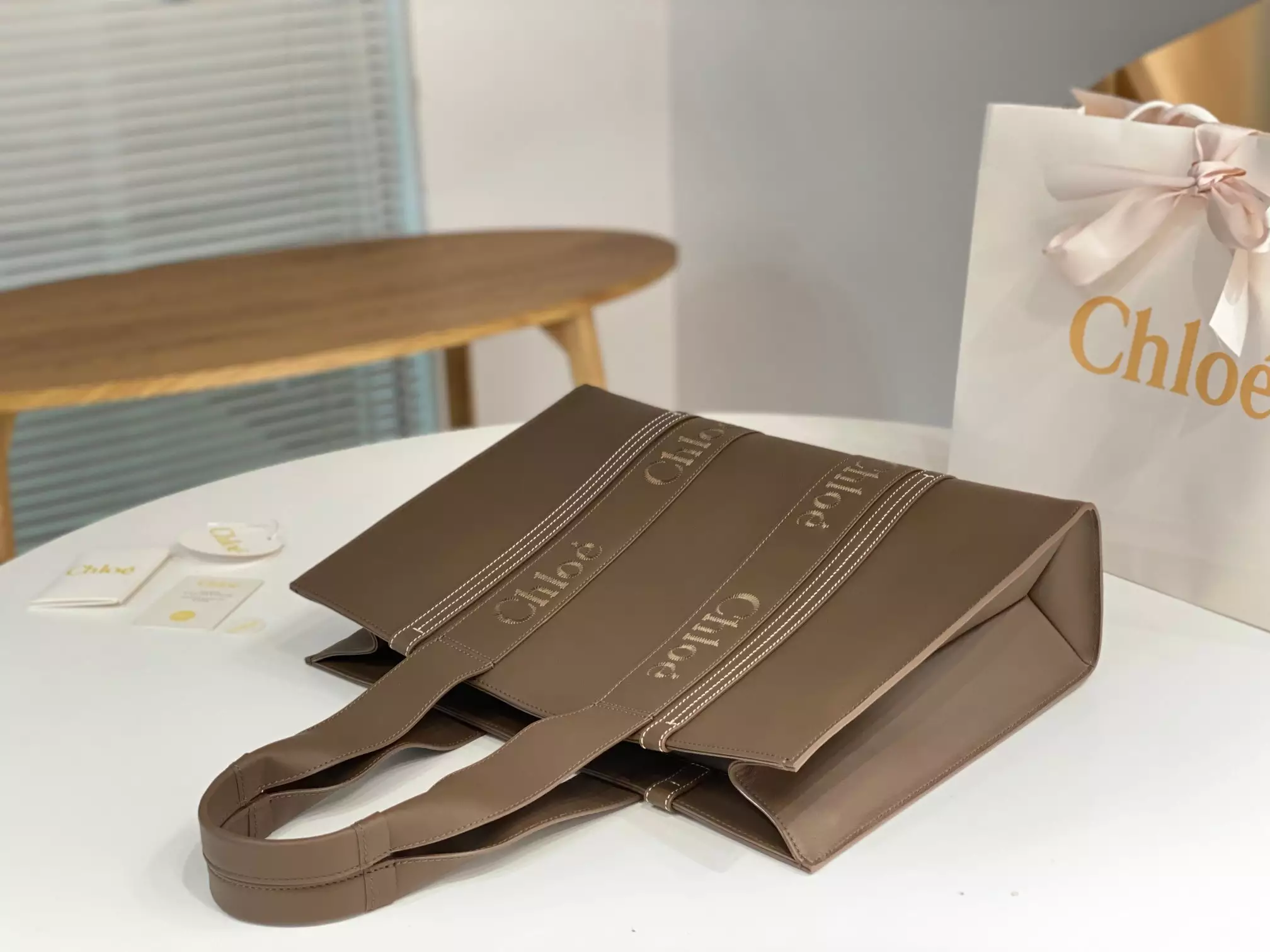 Chloé Large Woody Tote Bag Dark Nut - Repbags.ru - Image 6