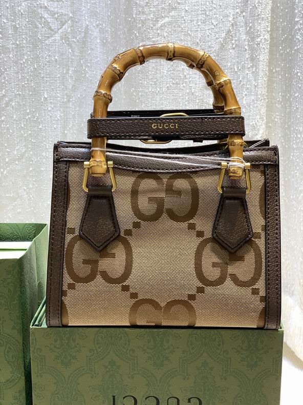 Gucci Diana jumbo GG mini tote bag - Image 4