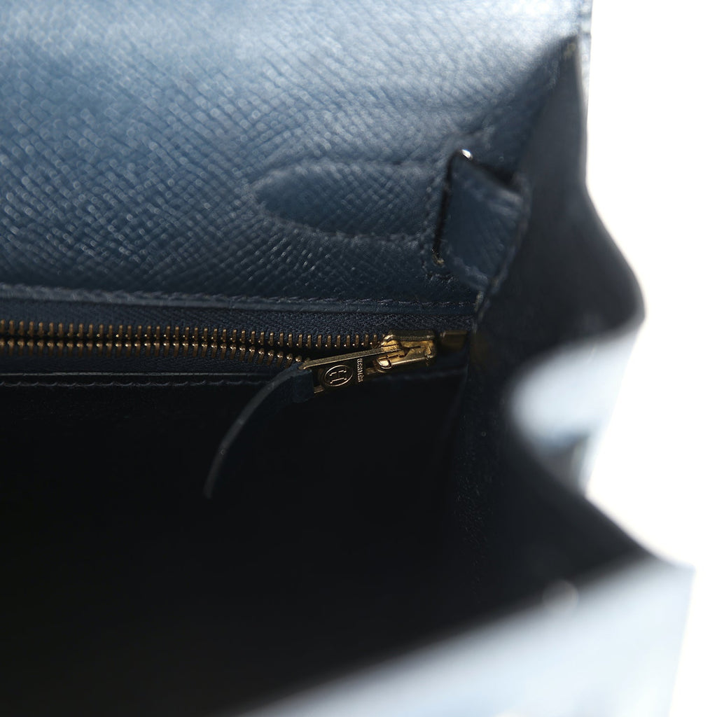 Vintage Hermes Kelly Sellier 28 Bleu Marine Courchevel and Ecru Crinoline Gold Hardware - Image 10