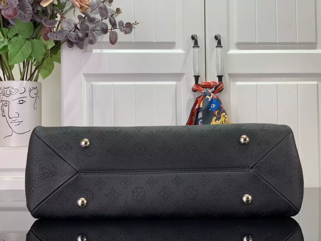 Hand It All MM Black Mahina Calfskin - Repbags.ru - Image 6