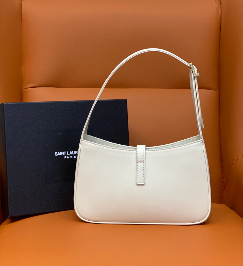 LE 5 à 7 in smooth leather bag - Image 4