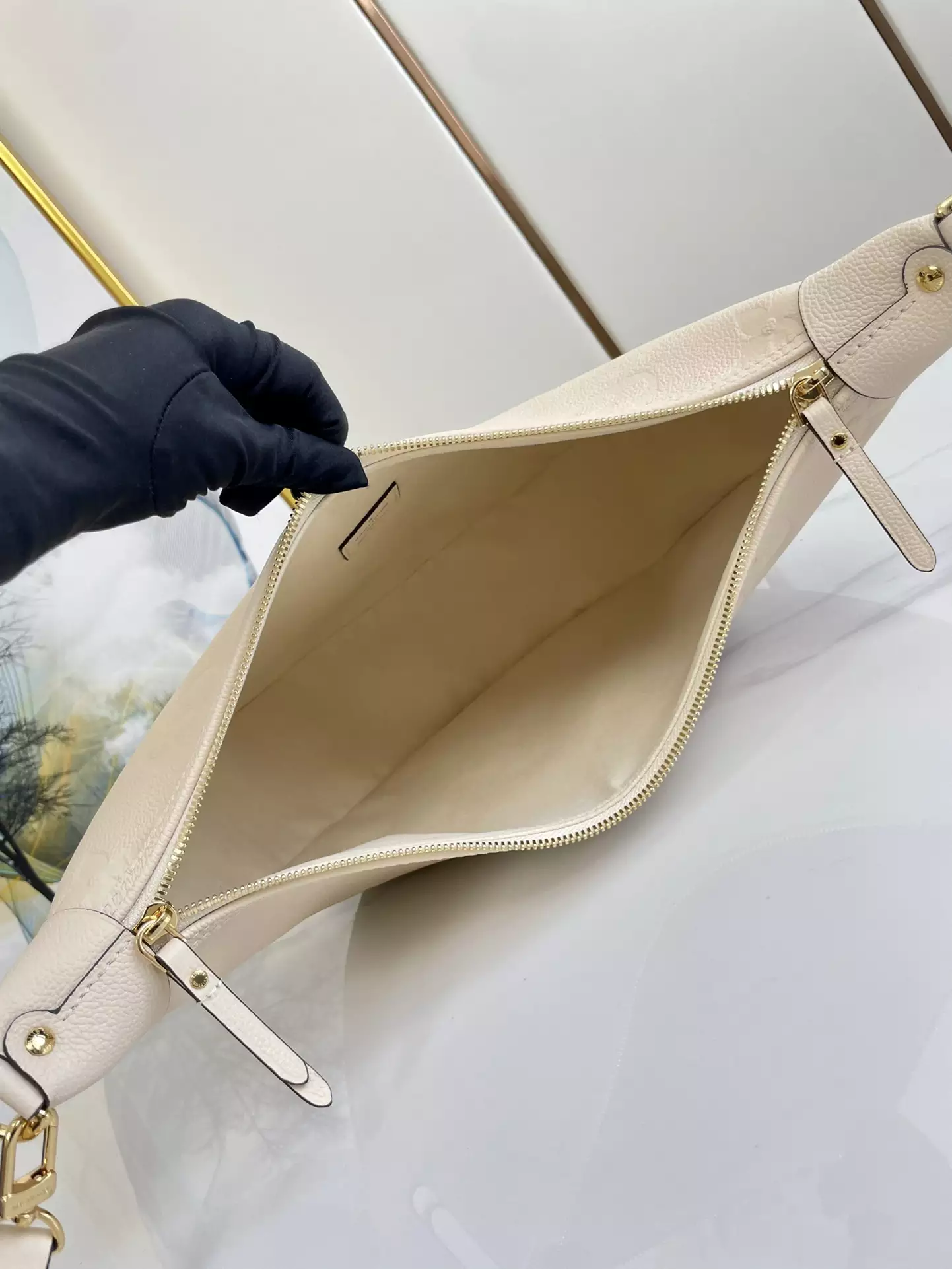 Loop Hobo Monogram Empreinte Creme Leather - Repbags.ru - Image 9