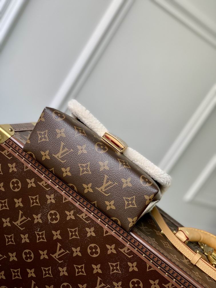 Louis Vuitton Locky BB Monogram canvas - Image 6