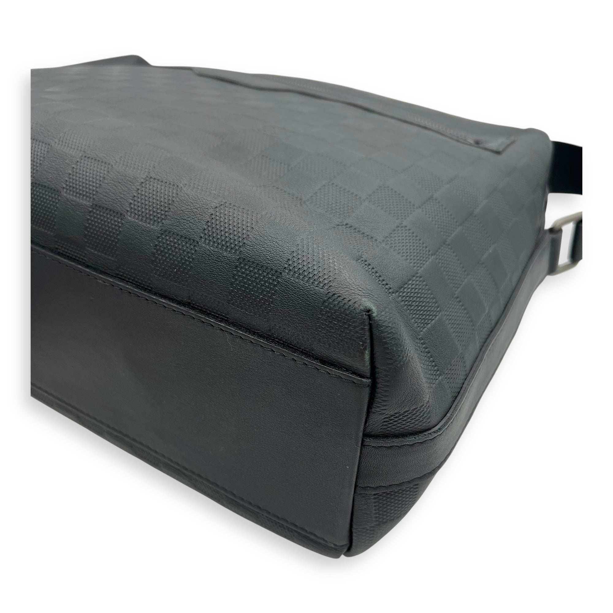 Calypso Messenger Black in Damier Infini, Gunmetal hardware - Image 11