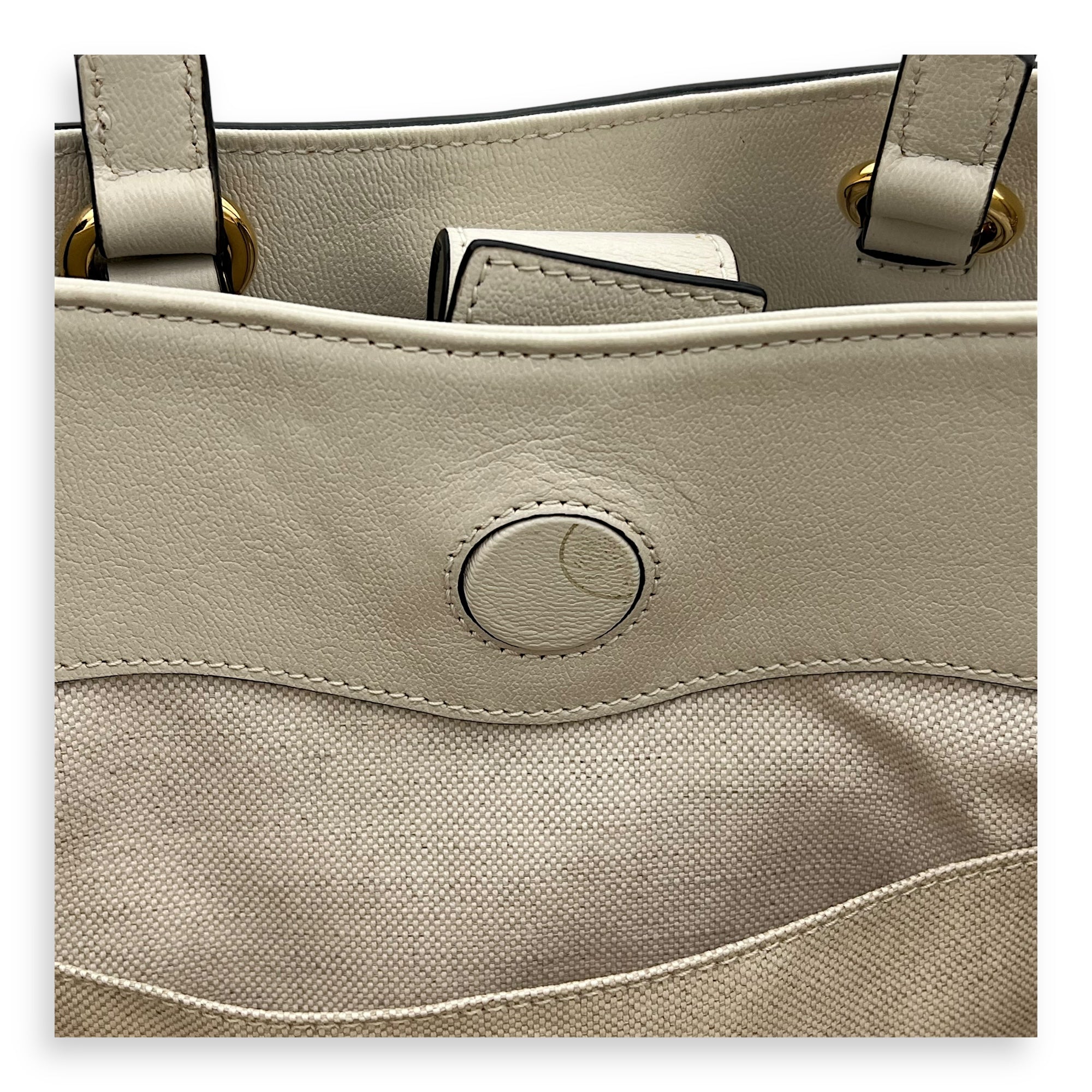 Horsebit 1955 Top Handle Bag White in Calfskin, Gold hardware - Image 14