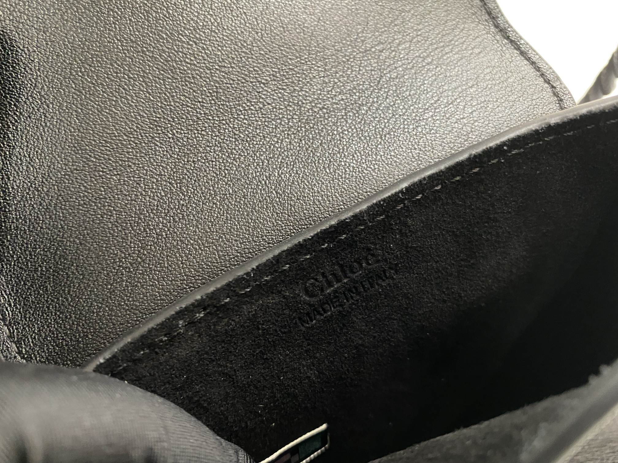 Chloé Key Phone Pouch in Black - Replicabags.is - Image 9