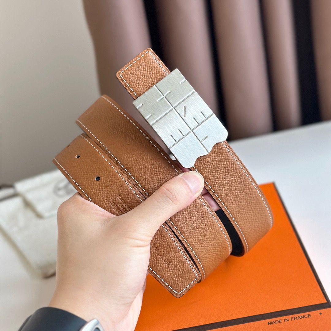 Hermes Typo Reversible Belt 32MM in Gold Epsom Calfskin - Image 5