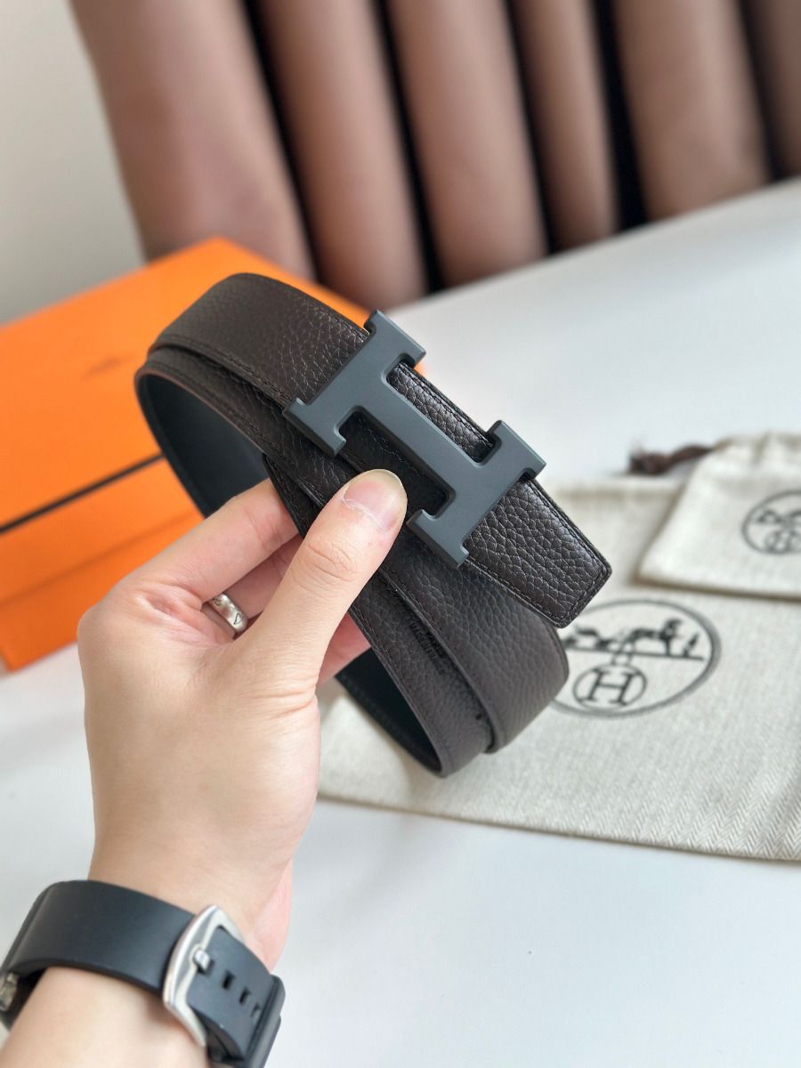 Hermes H Reversible 32MM Belt with Matte Buckle in Chocolate Clemence Leather - Image 4