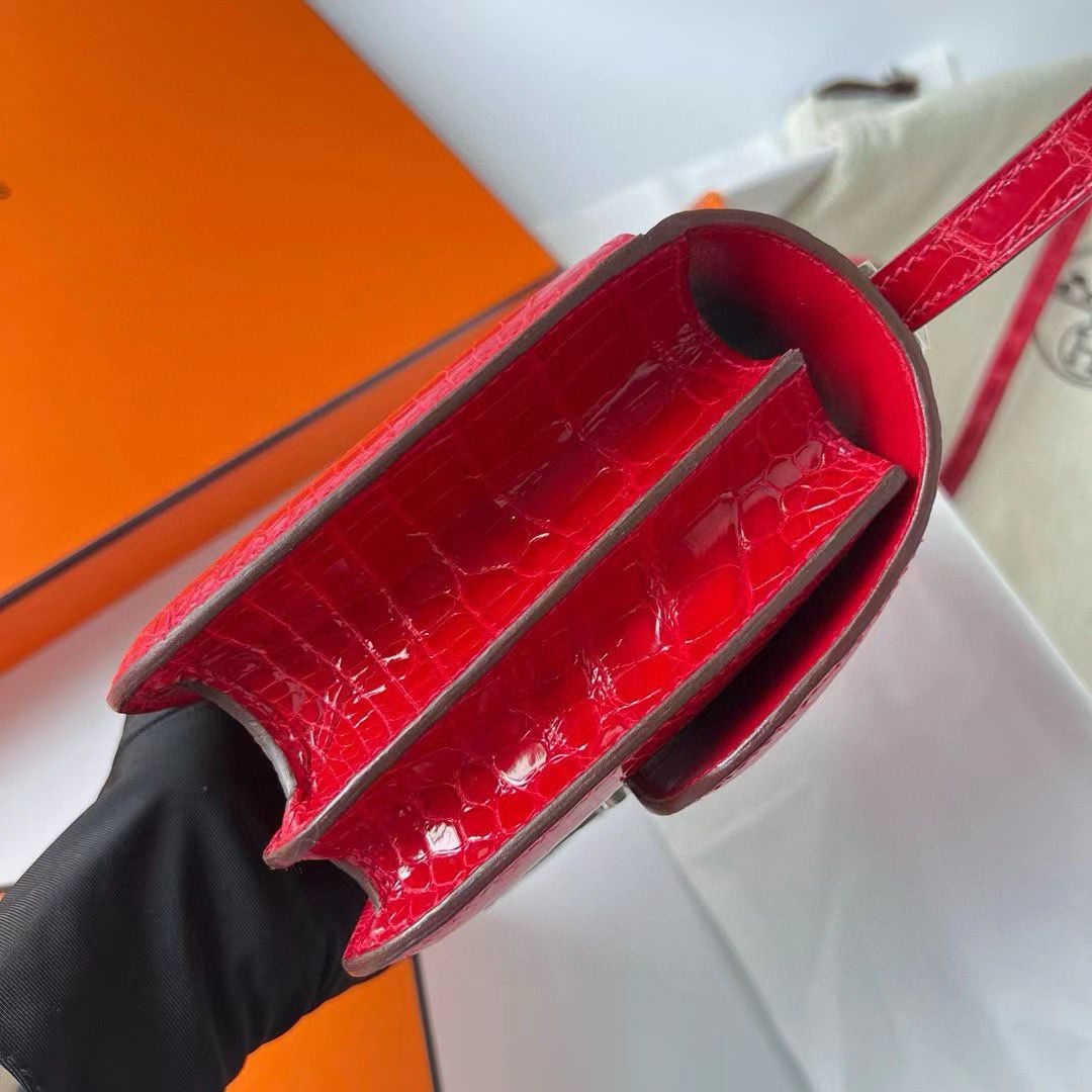 Hermes Constance 18 Handmade Bag In Red Shiny Alligator Leather - Image 6