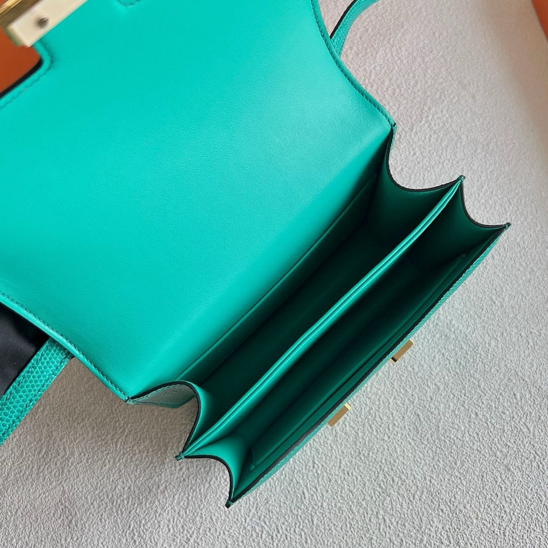 Hermes Constance 18 Handmade Bag in Menthe Lizard Leather - Image 3