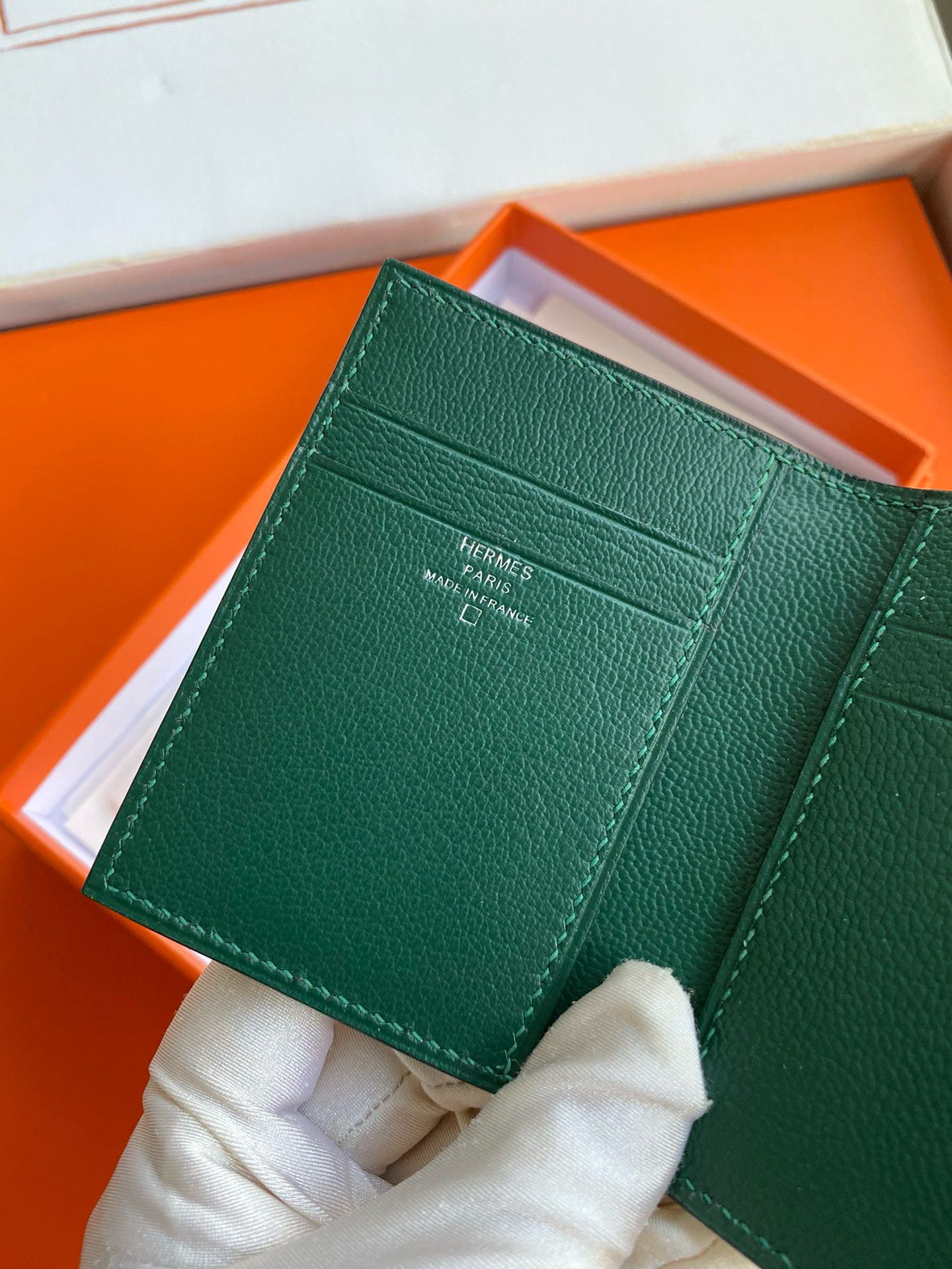 Hermes MC² Euclide Card Holder in Vert Emeraud Shiny Alligator Leather - Image 4