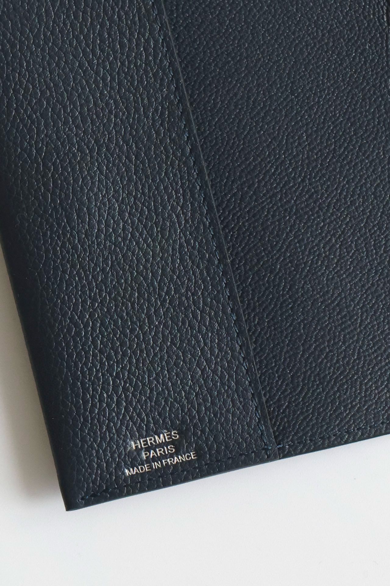 Hermes R.M.S Passport Holder in Blue Nuit Evercolor Calfskin - Image 3