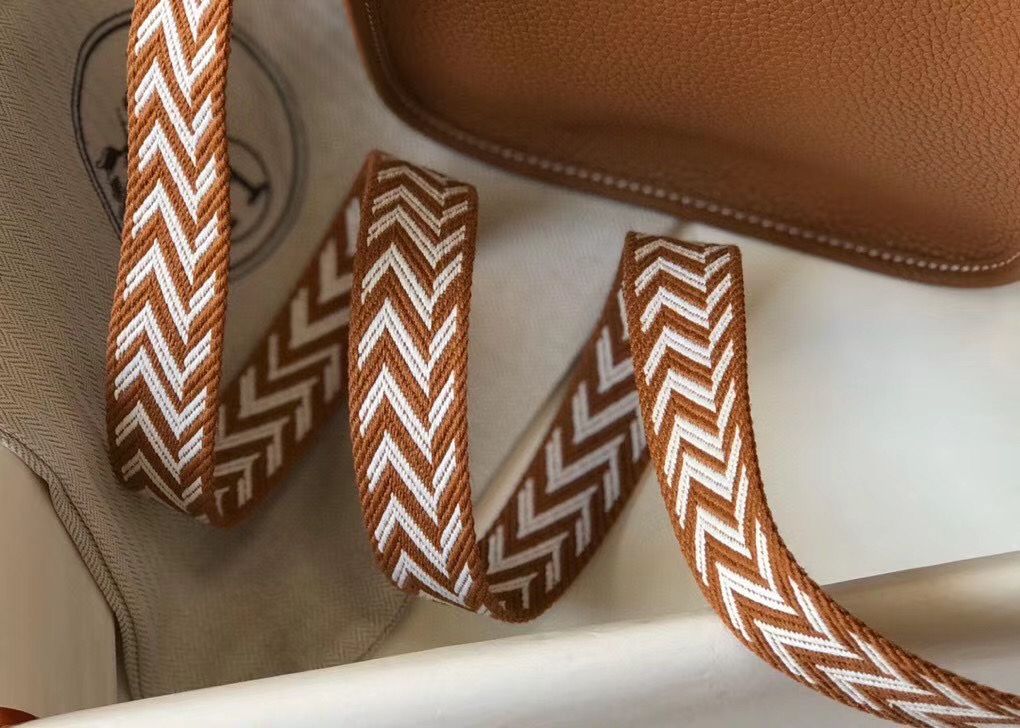 Hermes Evelyne III TPM Bag In Gold Clemence Leather - Image 6