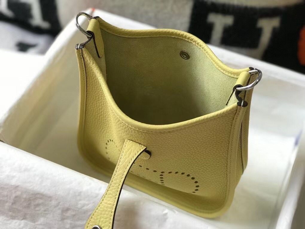 Hermes Evelyne III TPM Mini Bag In Jaune Poussin Clemence Leather - Image 3
