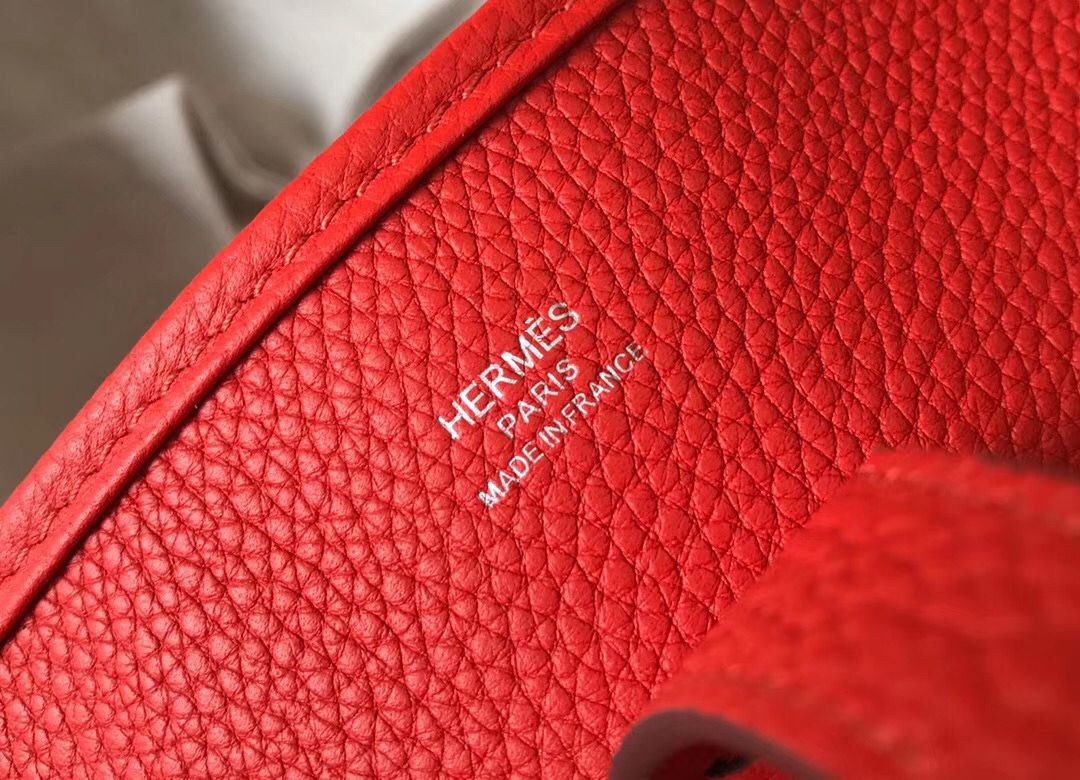 Hermes Evelyne III 29 PM Bag In Red Clemence Leather - Image 9