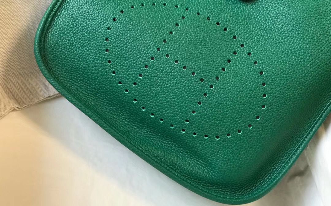 Hermes Evelyne III 29 PM Bag In Vert Vertigo Clemence Leather - Image 3