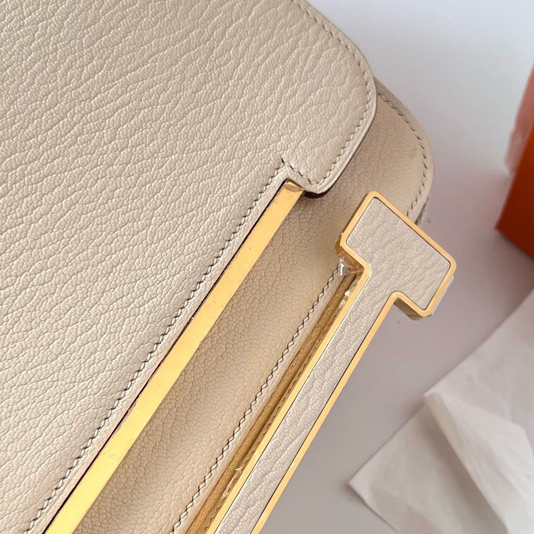 Hermes Geta Handmade Bag In Nata Chevre Mysore Leather - Image 4