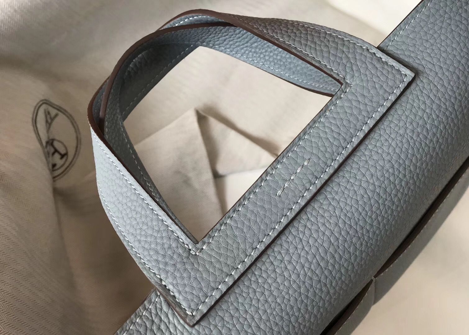 Hermes Halzan 31cm Bag In Blue Lin Clemence Leather - Image 5