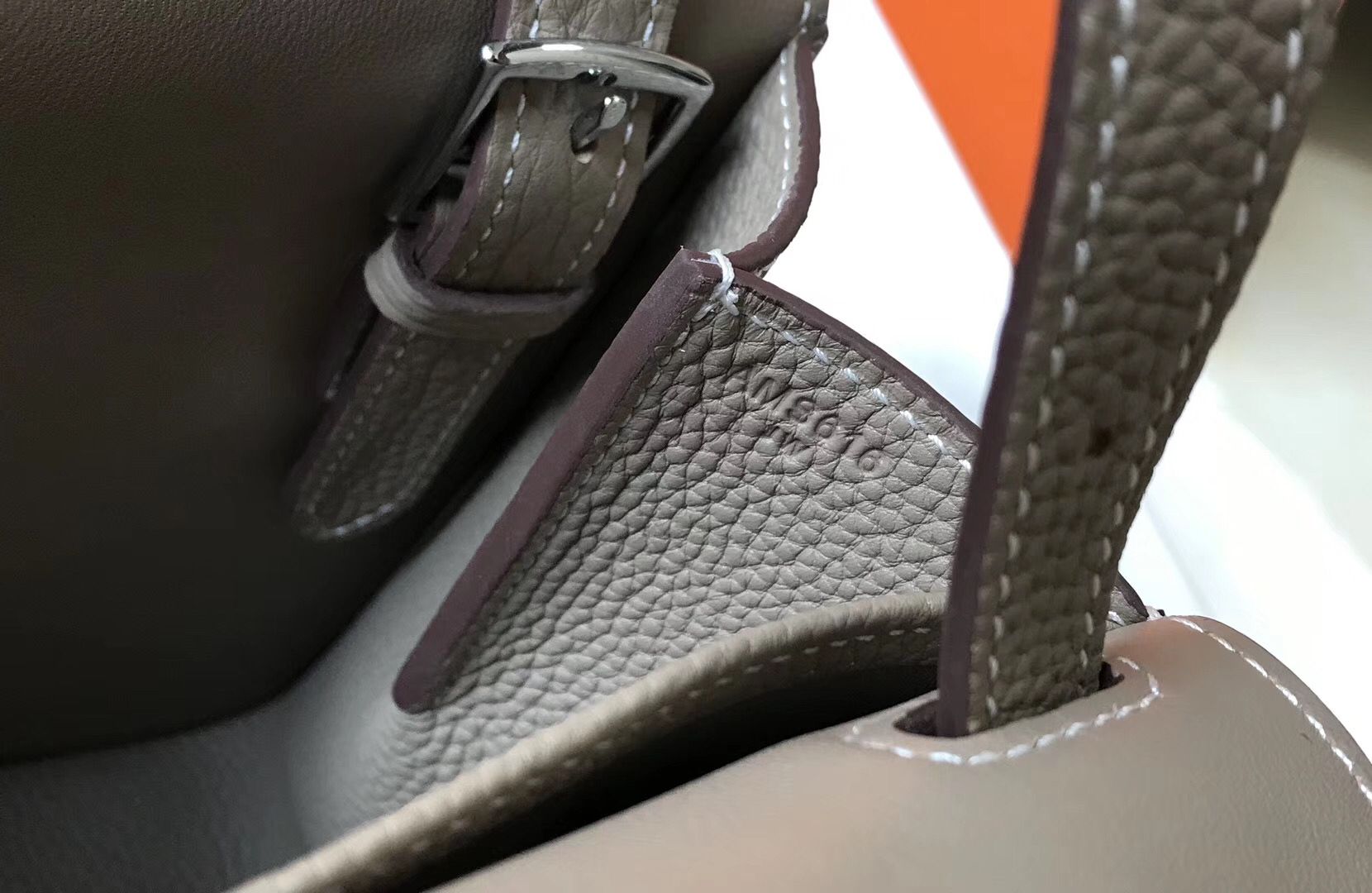 Hermes Halzan 31cm Bag In Grey Clemence Leather - Image 5