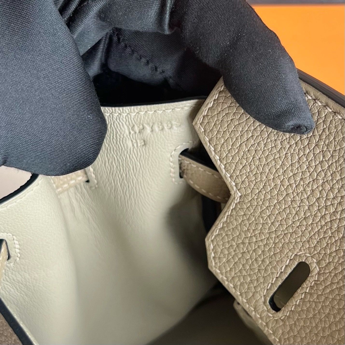 Hermes Birkin 25 Retourne Handmade Bag in Beige Marfa Clemence Leather - Image 6