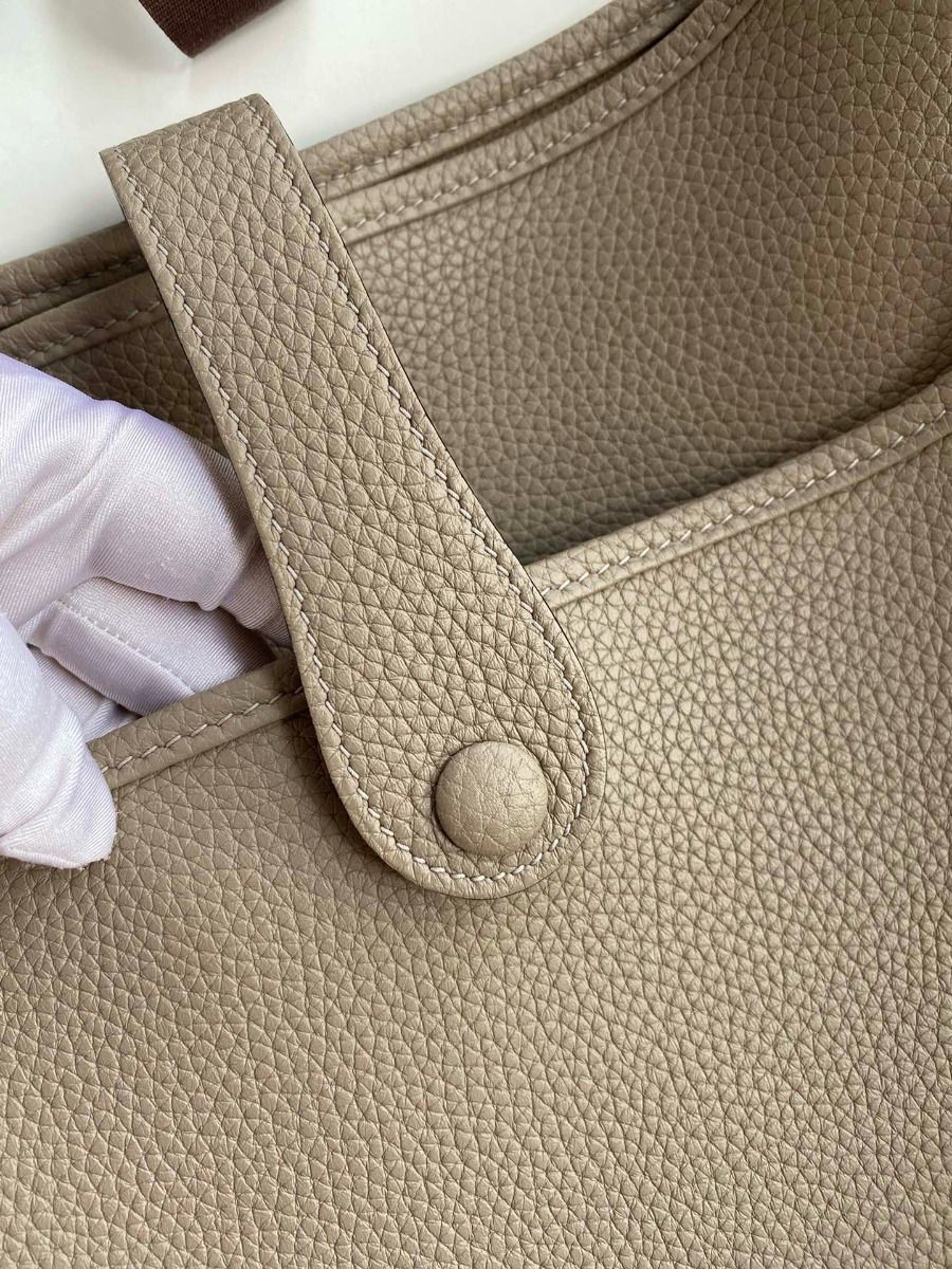 Hermes Evelyne III PM 29 Handmade Bag in Gris Asphalt Clemence Leather - Image 6