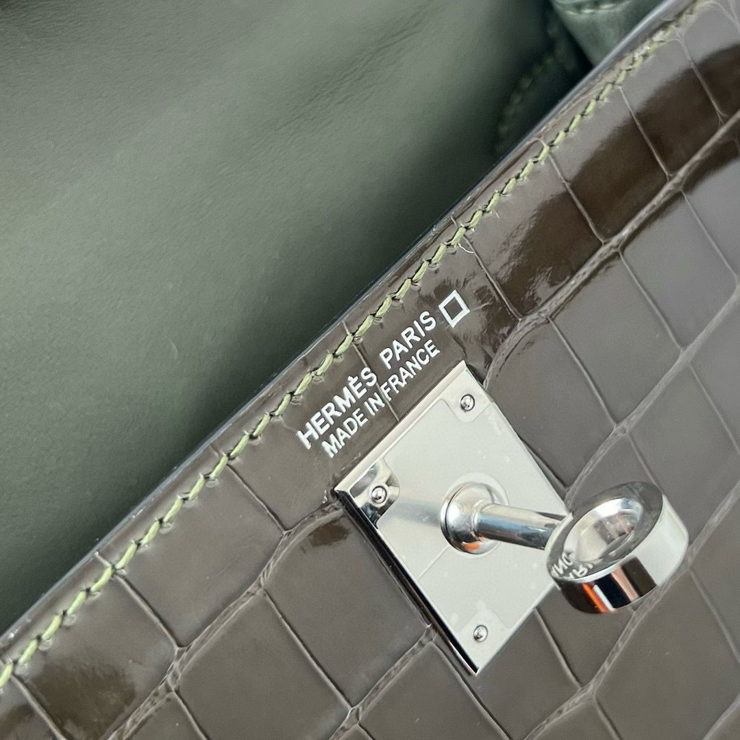 Hermes Kelly Mini II Sellier Handmade Bag in Olive Green Shiny Alligator Leather - Image 8
