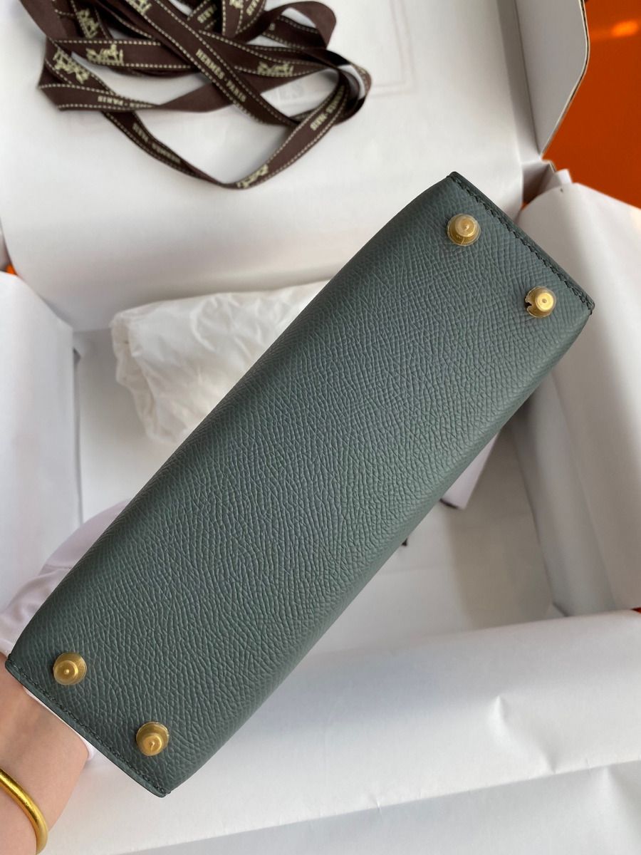Hermes Kelly Mini II Sellier Handmade Bag In Vert Amande Epsom Calfskin - Image 4