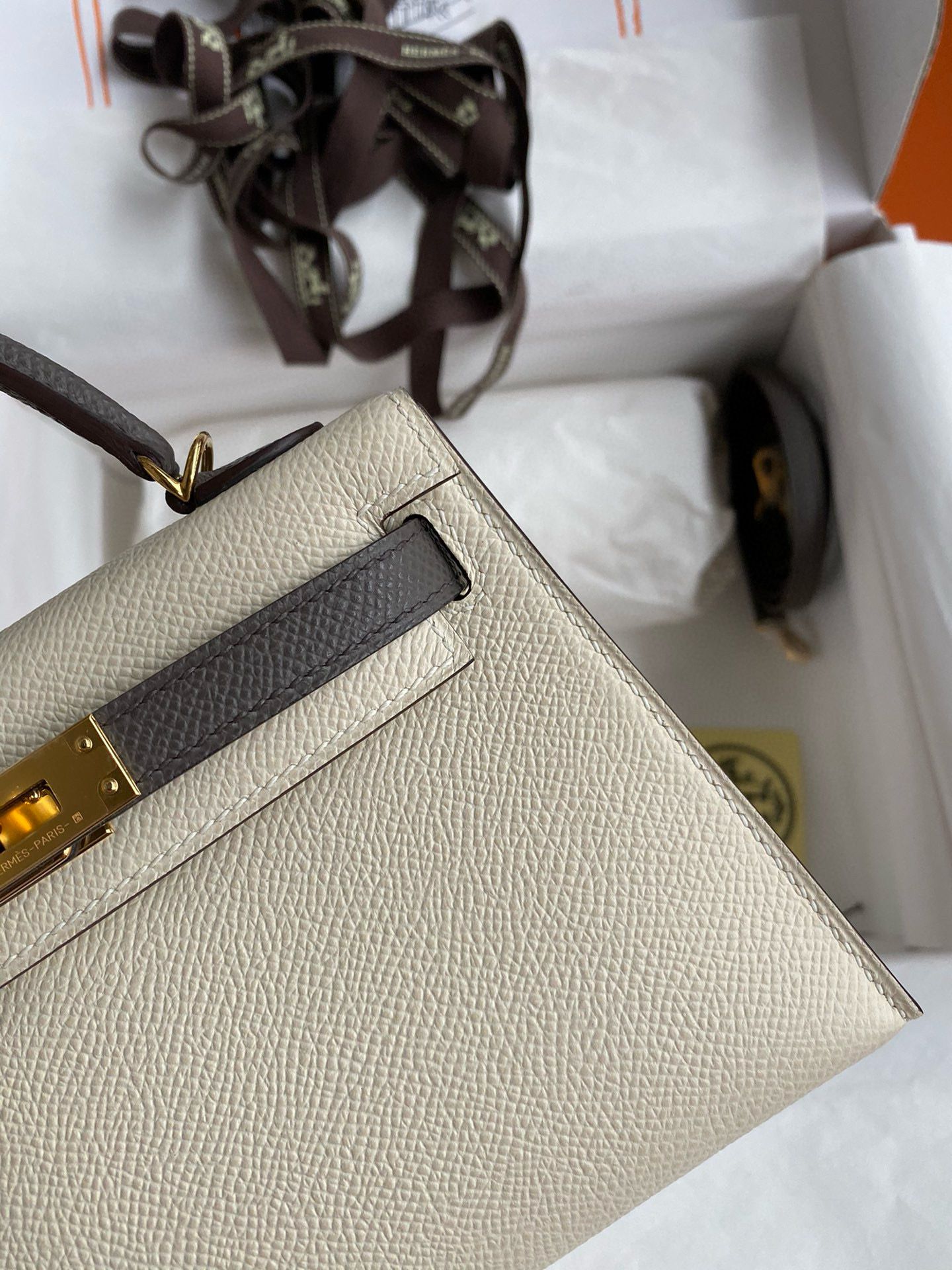 Hermes Kelly Mini II Sellier Bicolor Handmade Bag in Craie and Etain Epsom Calfskin - Image 5