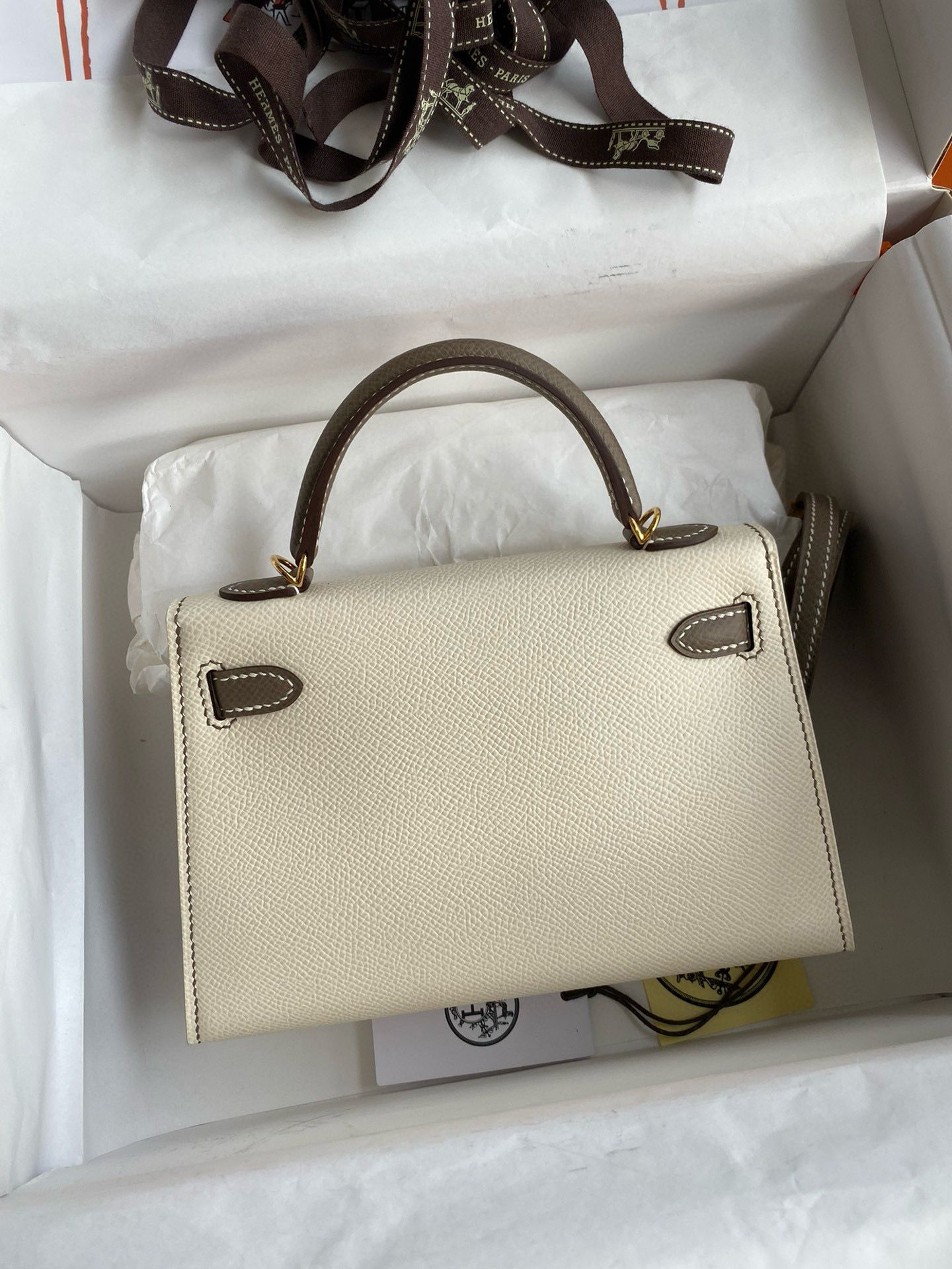 Hermes Kelly Mini II Sellier Bicolor Handmade Bag in Nata and Taupe Epsom Calfskin - Image 3
