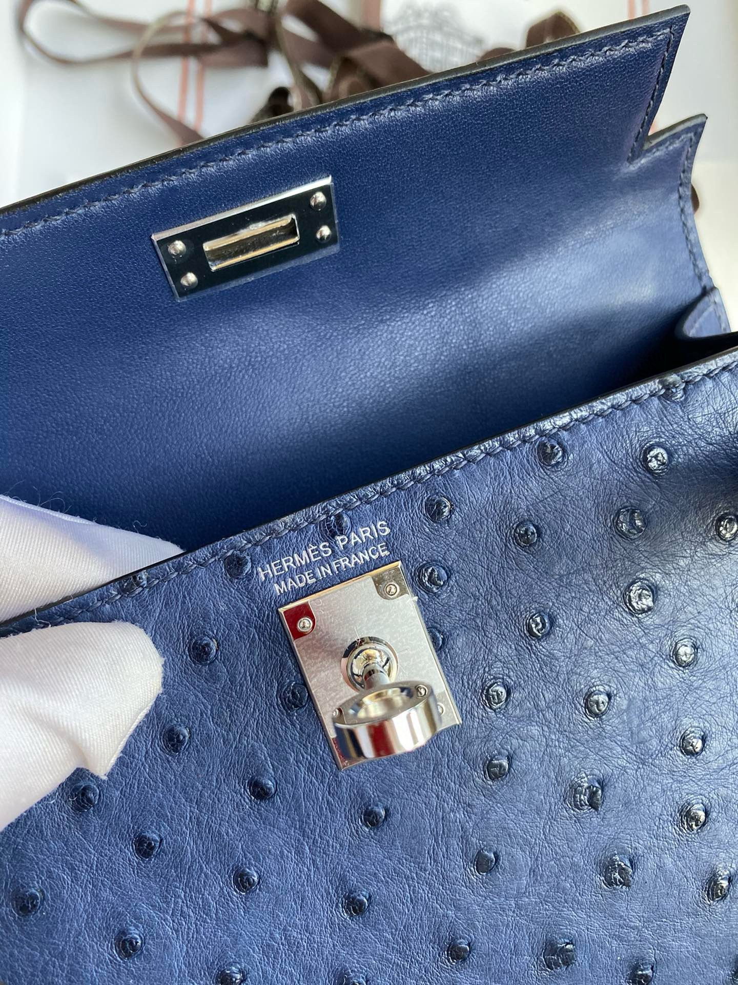 Hermes Kelly Mini II Sellier Handmade Bag In Blue Iris Ostrich Leather - Image 9