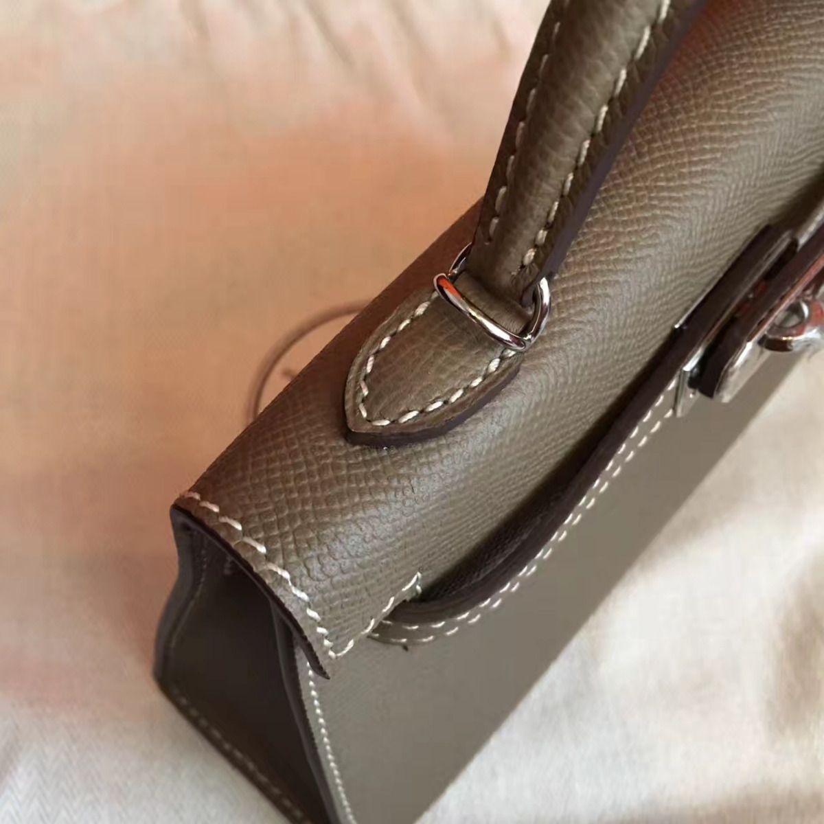 Hermes Kelly Mini II Handmade Bag In Taupe Epsom Leather - Image 6