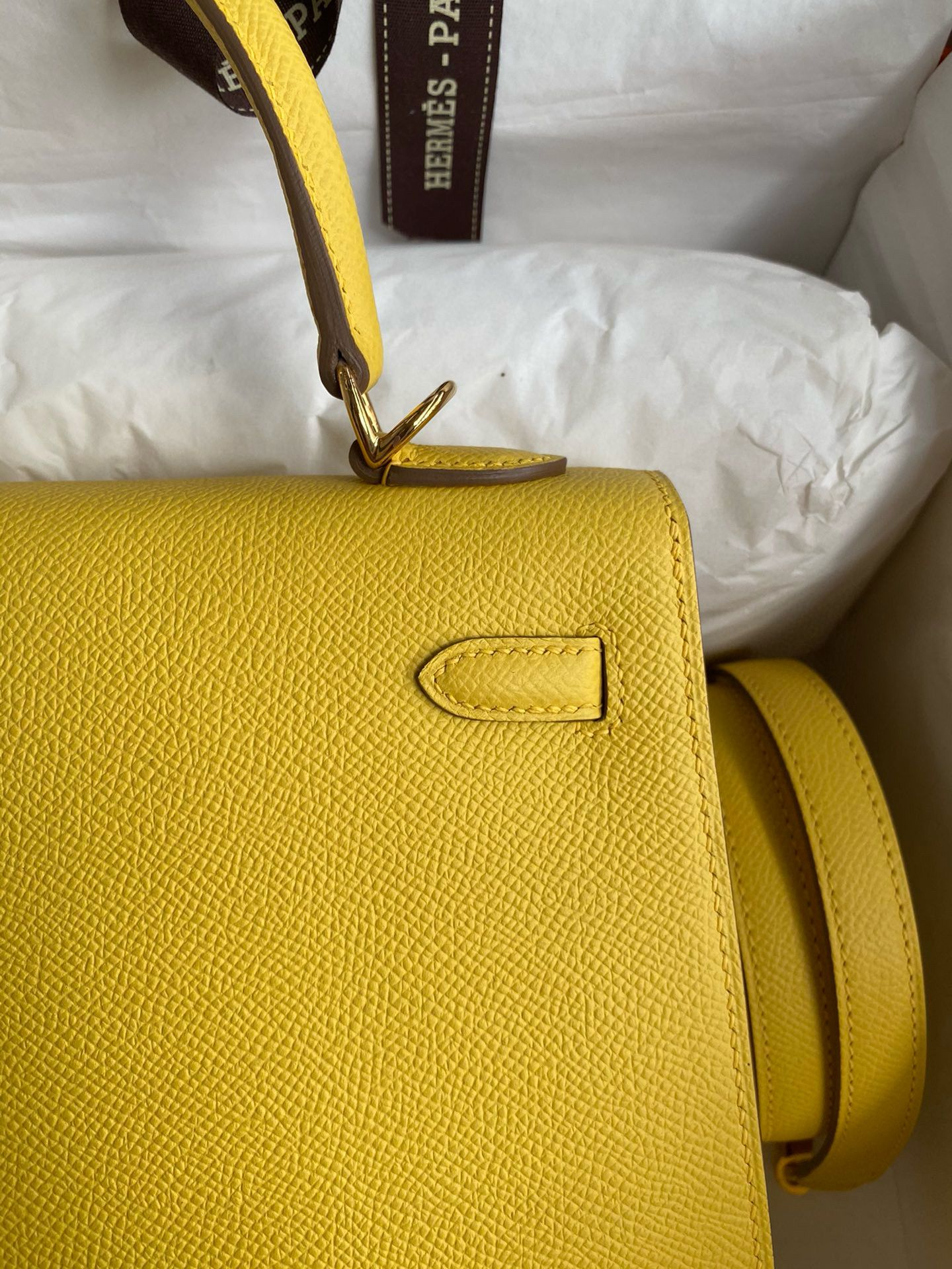 Hermes Kelly Sellier 25 Handmade Bag in Jaune de Naples Epsom Calfskin - Image 5