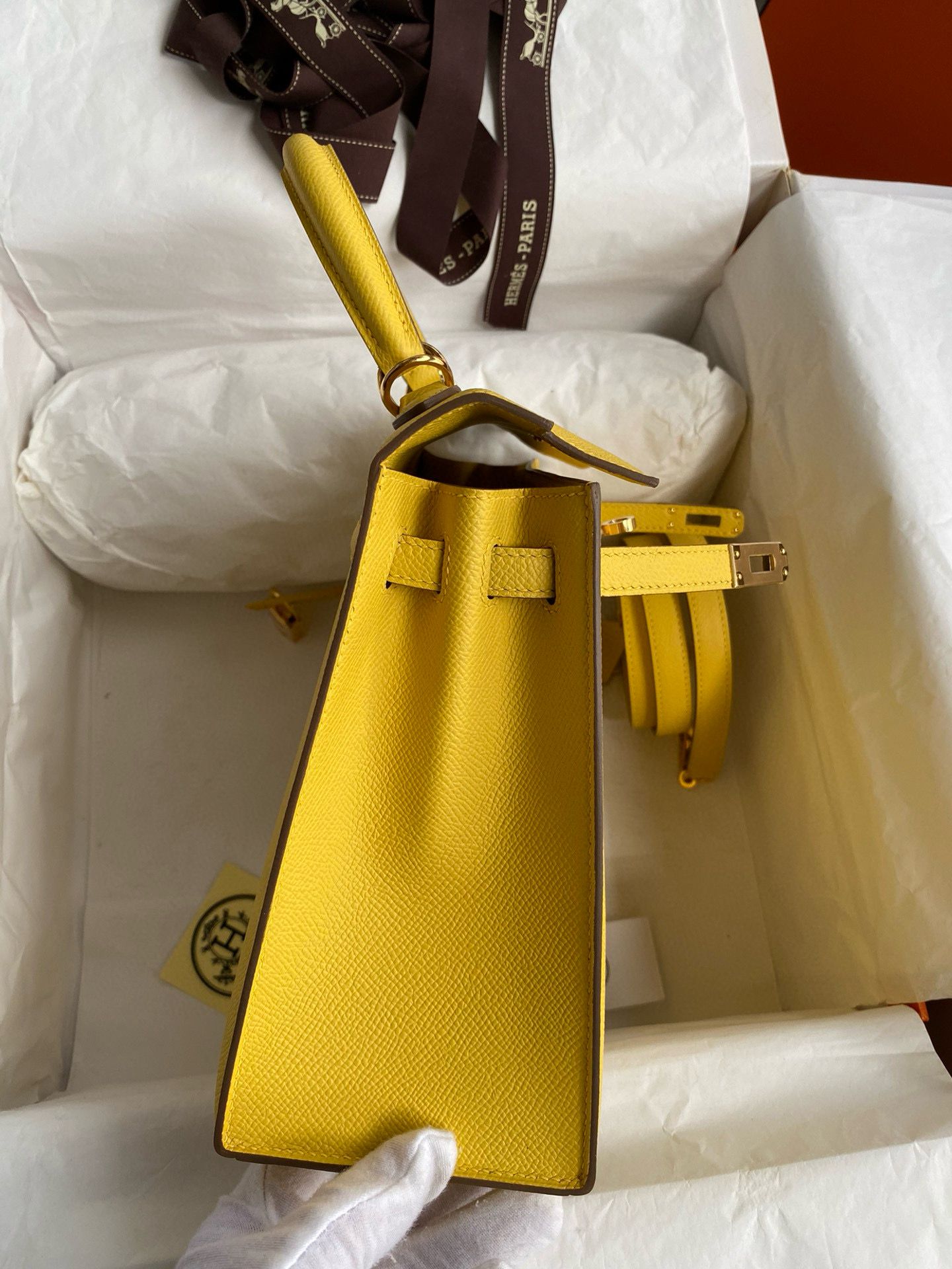 Hermes Kelly Sellier 25 Handmade Bag in Jaune de Naples Epsom Calfskin - Image 6