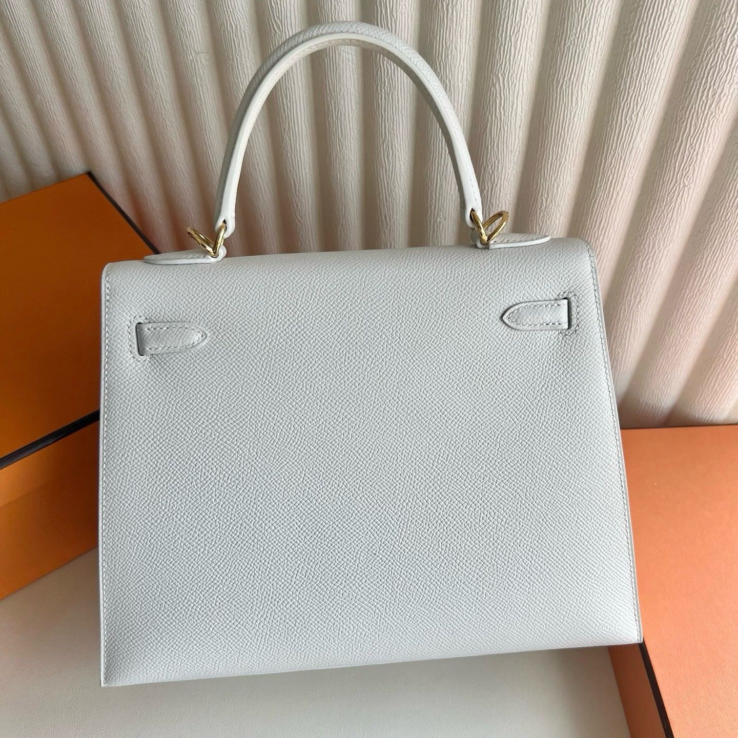 Hermes Kelly Sellier 25 Handmade Bag in White Epsom Calfskin - Image 5