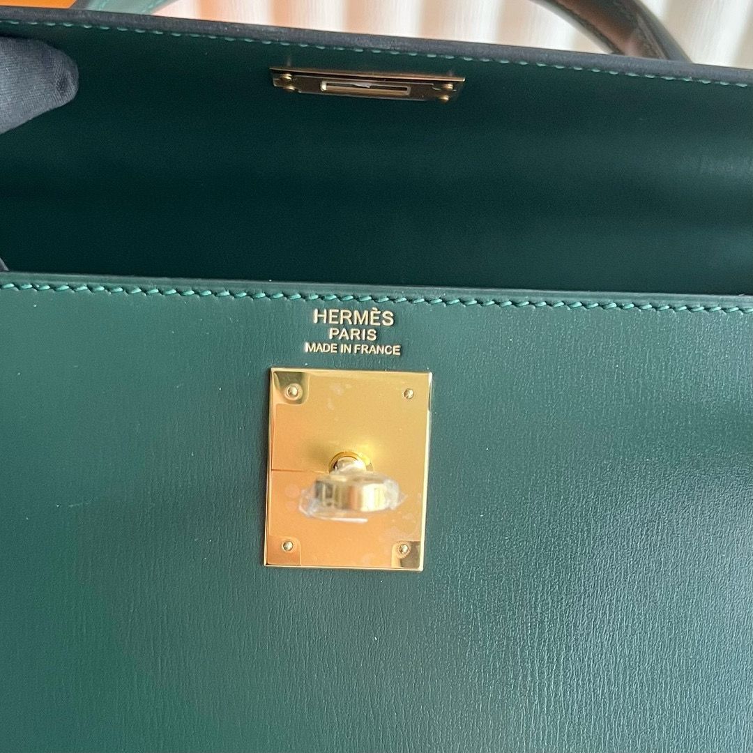 Hermes Kelly Sellier 28 Handmade Bag in Vert Fonce Box Calfskin - Image 4