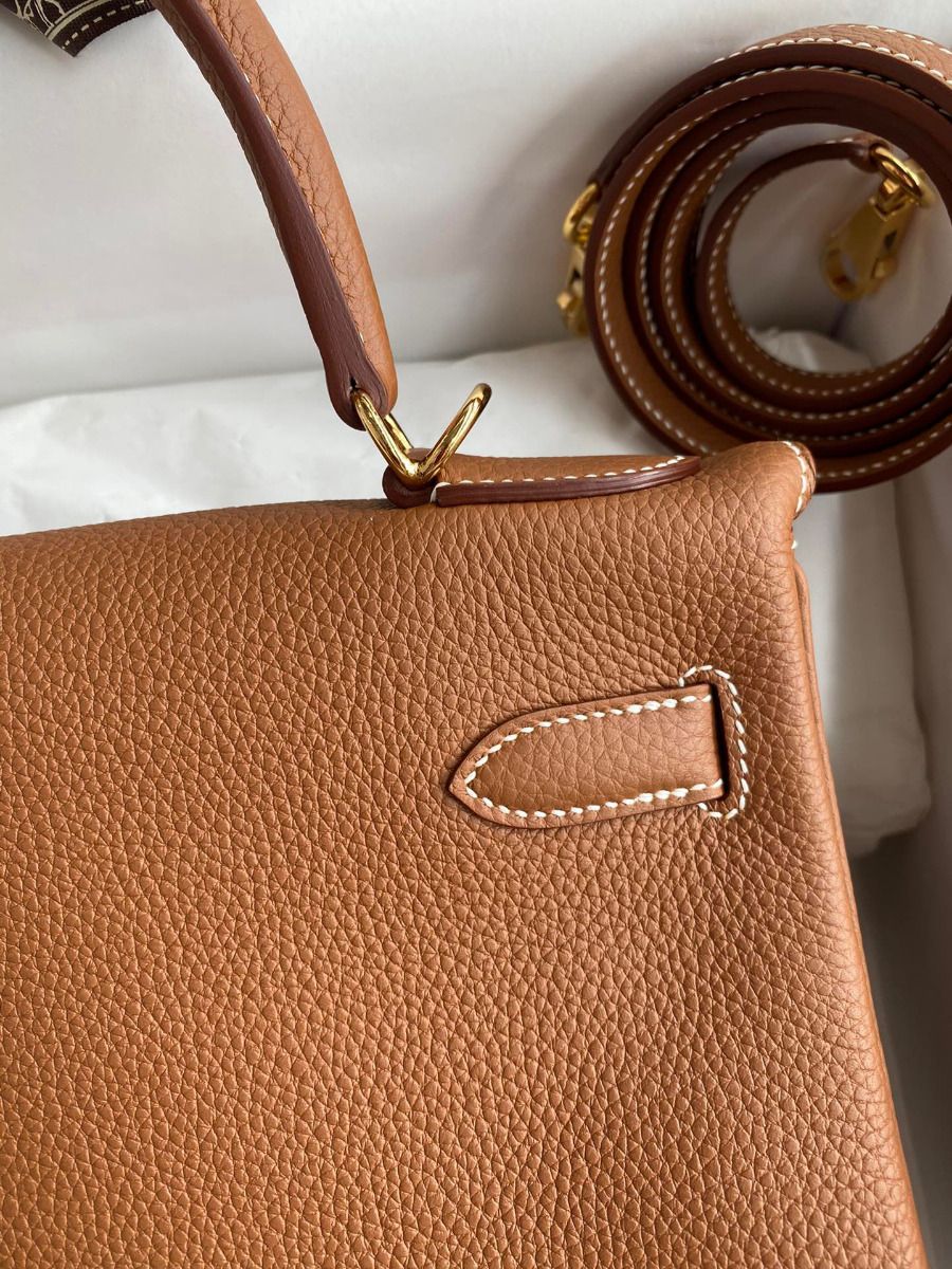 Hermes Kelly Retourne 28 Handmade Bag In Gold Clemence Leather - Image 5