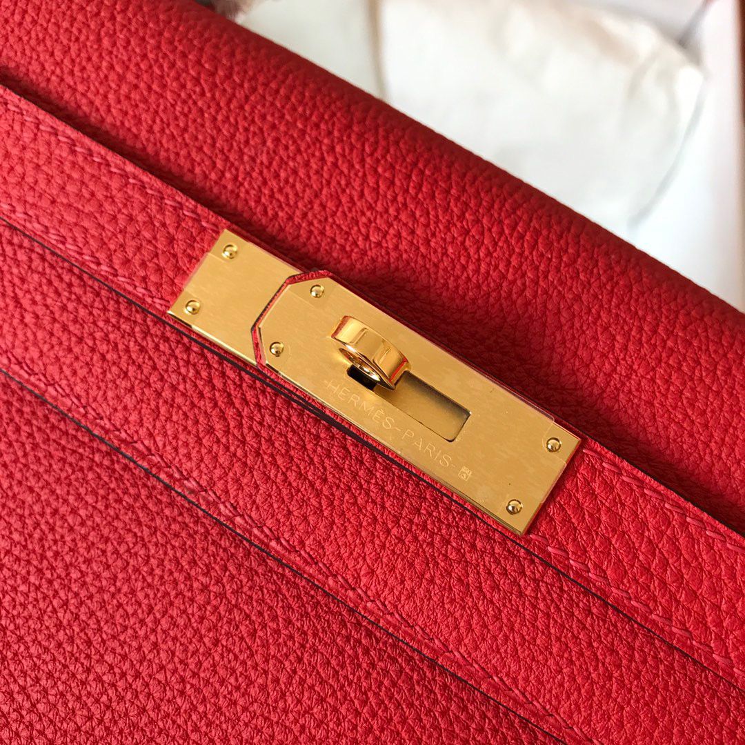 Hermes Kelly Retourne 28 Handmade Bag In Red Clemence Leather - Image 4