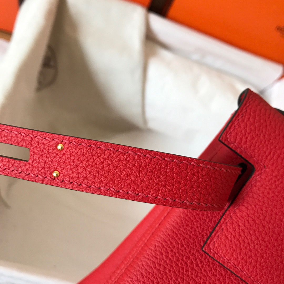 Hermes Kelly Retourne 28 Handmade Bag In Red Clemence Leather - Image 6