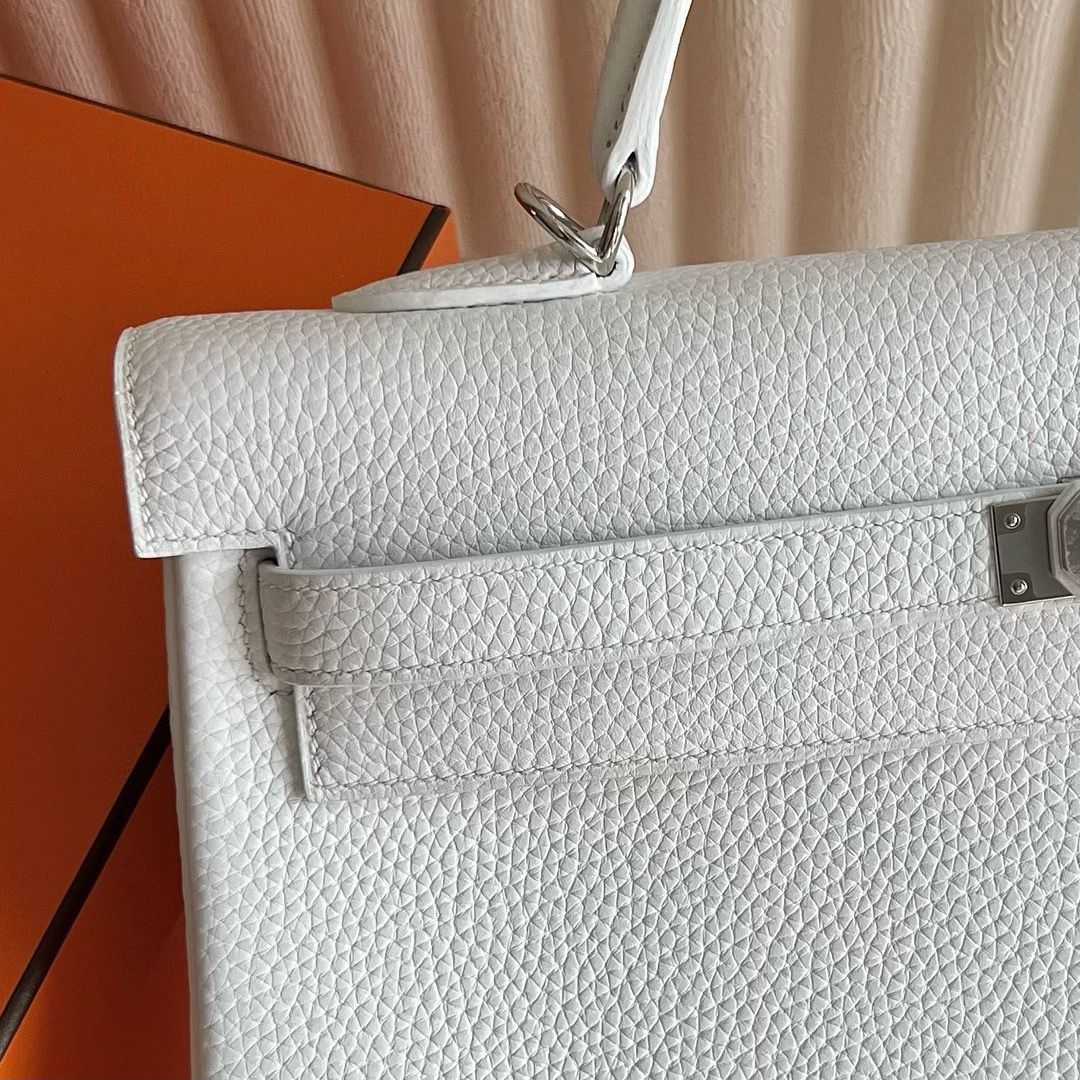 Hermes Kelly Retourne 35 Handmade Bag in White Clemence Leather - Image 3