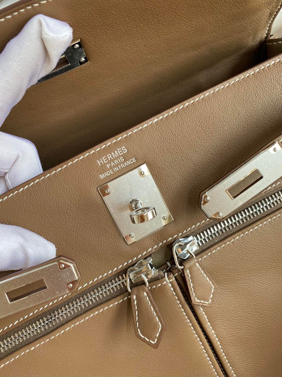 Hermes Kelly Lakis 32 Handmade Bag In Taupe Swift Calfskin - Image 8