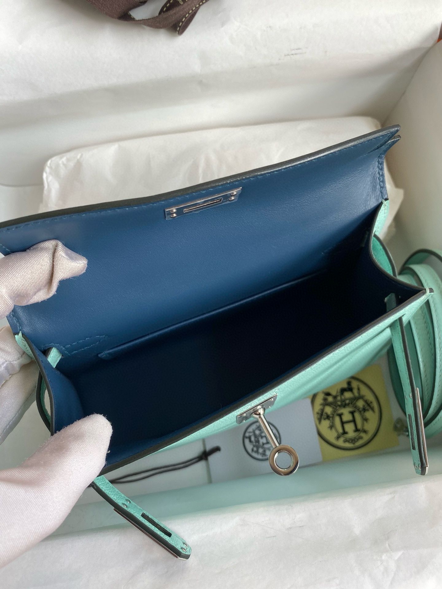 Hermes Kelly Mini II Verso Sellier Handmade Bag in Aqua Chevre Mysore Goatskin - Image 10