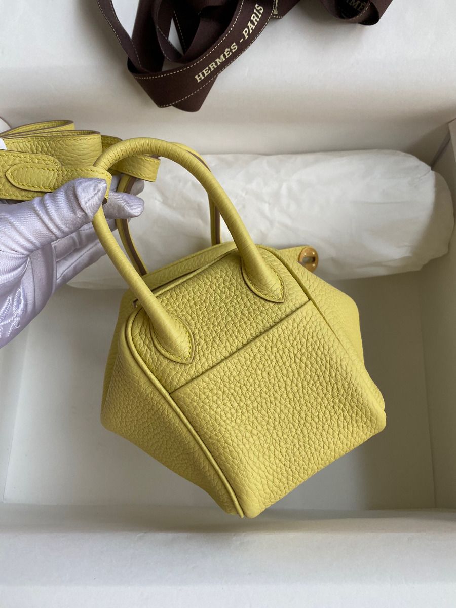 Hermes Mini Lindy Handmade Bag In Jaune Poussin Clemence Leather - Image 3