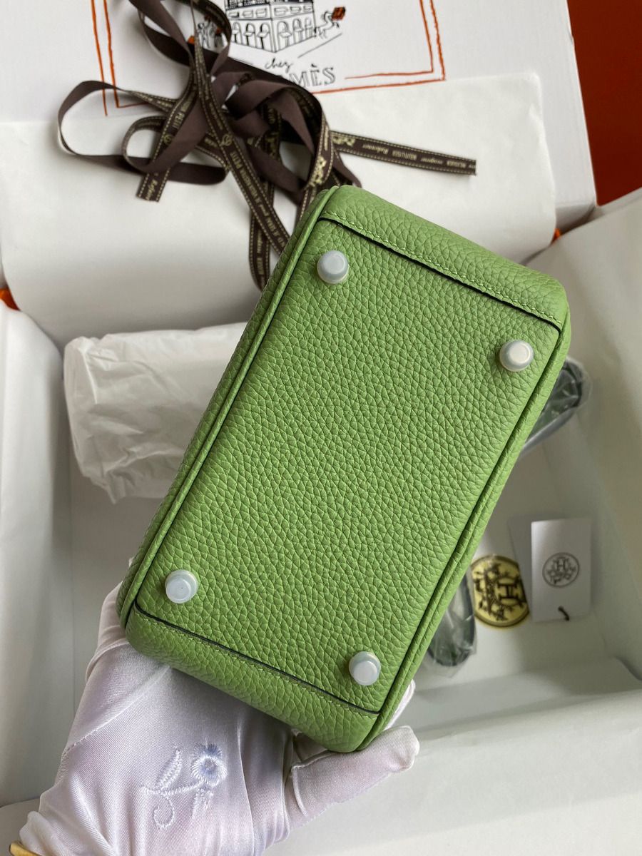 Hermes Mini Lindy Handmade Bag In Vert Criquet Clemence Leather - Image 9