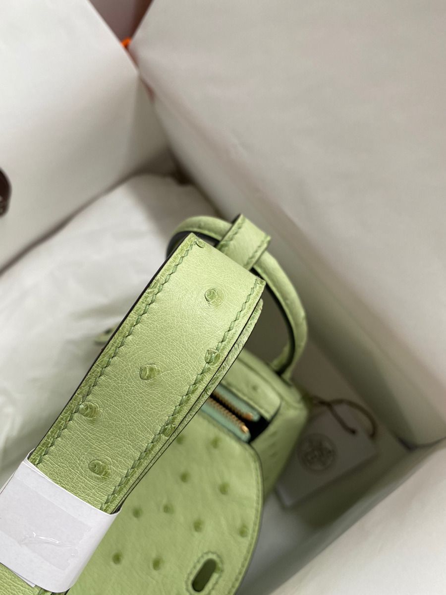 Hermes Mini Lindy Handmade Bag In Vert Criquet Ostrich Leather - Image 10